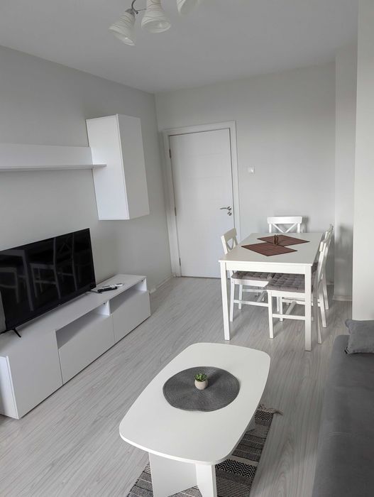 Частно лице продава