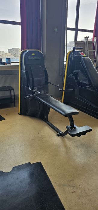 Aparate fitness profesionale , presa piept ,presa picioare la 45, banci piept