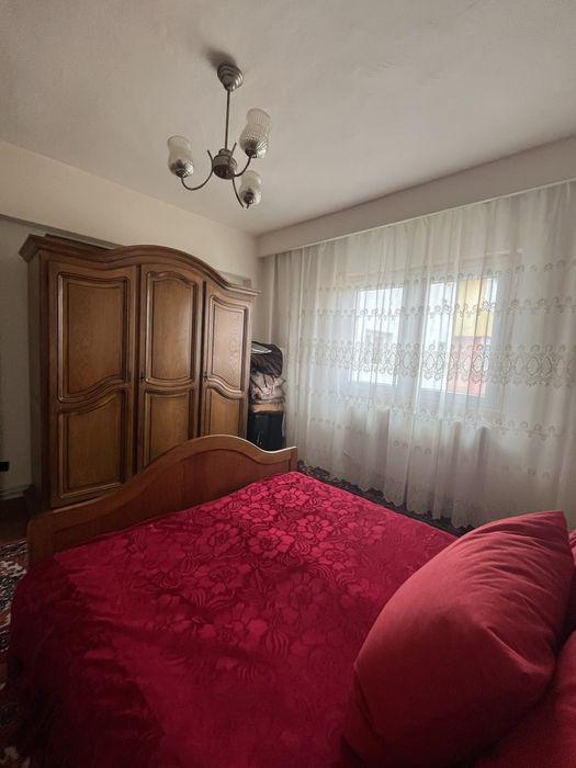 Proprietar vand apartament 4 camere