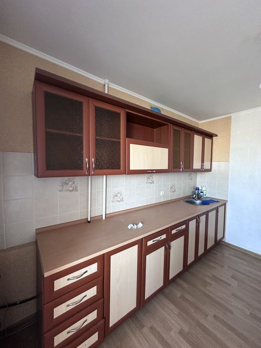 Продам кухонный гарнитур 3 м