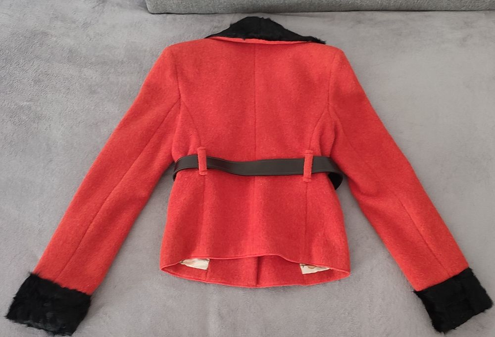 Jachetă elegantă de lână Venera Arapu – colecția Viva, mărimea 38