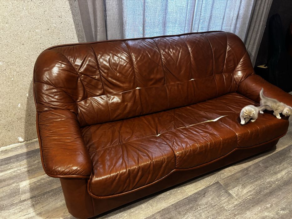 Продается кожаный диван