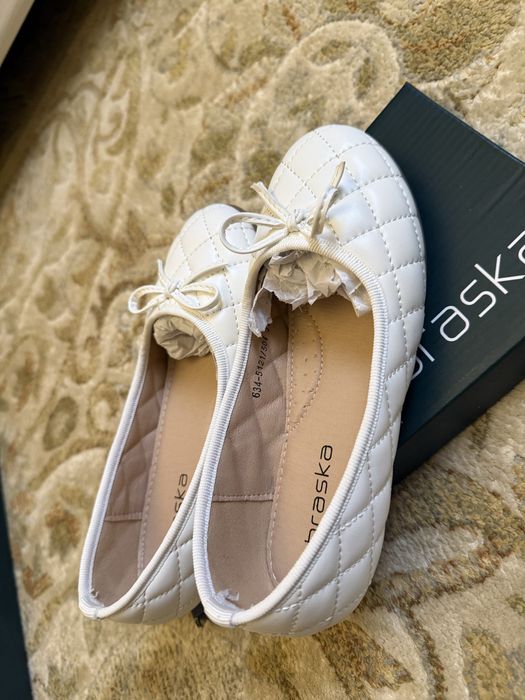 Белые балетки 32размера