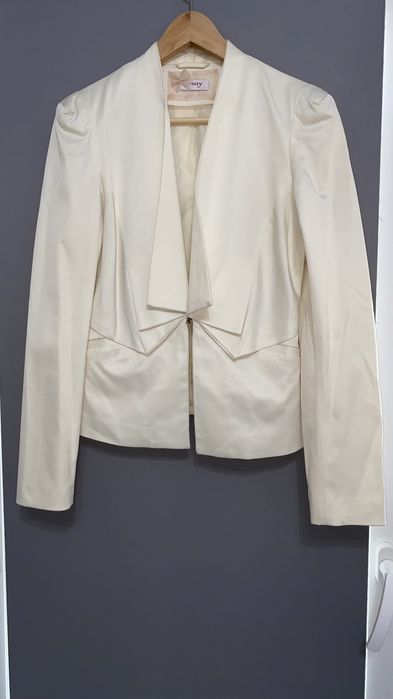 Vând sacou alb ORSAY