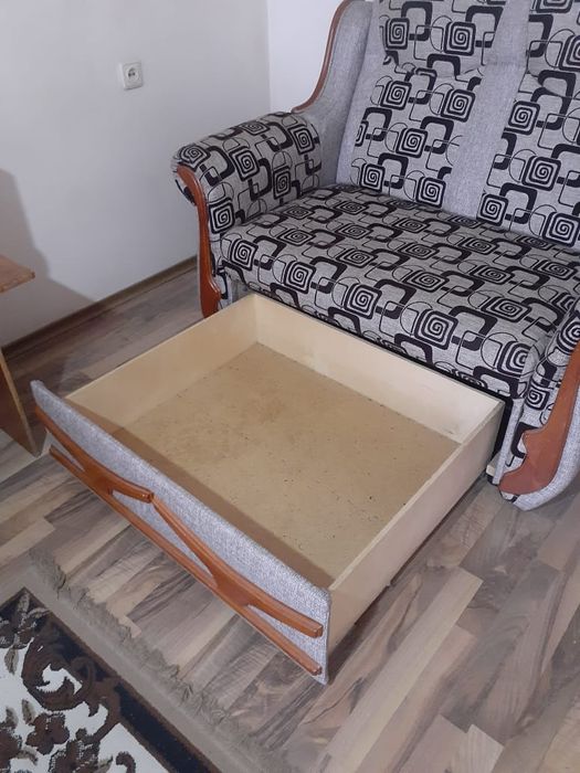 Продам уголок в гостиную или зал