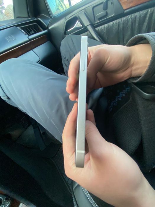 Продам Айфон 12 128гб