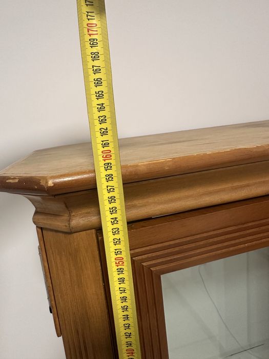 Витрина / секция / шкаф от масив и стъкло