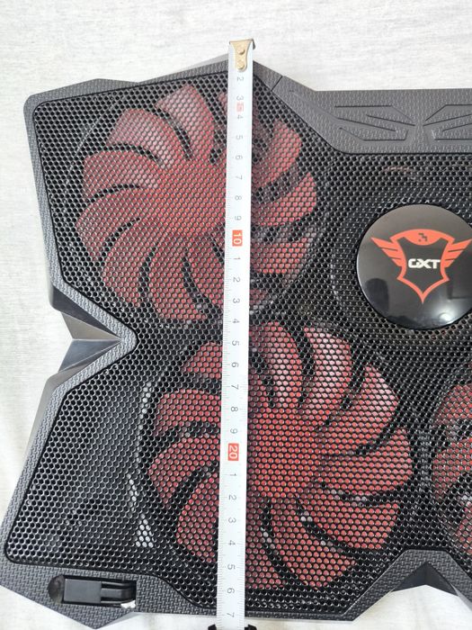 Охладител/cooling pad за лаптоп Trust GXT до 17.3 инча Yozu