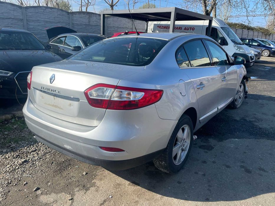 Dezmembrez Renault Fluence 1.5 DCi an 2010