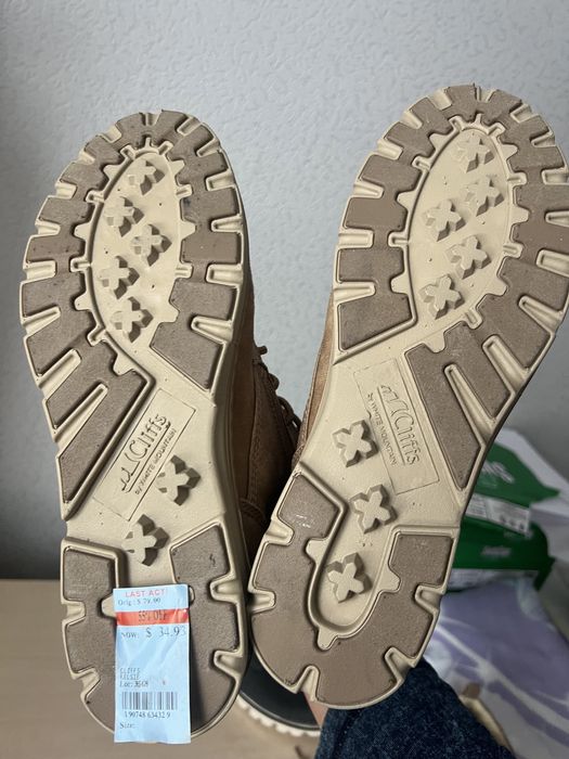 Продам ботинки новые