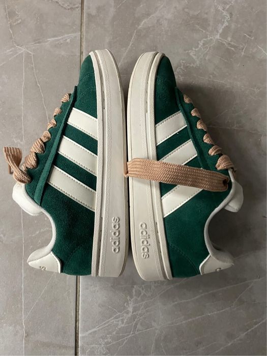 Adidași in stare foarte buna doar o data purtati nr 37