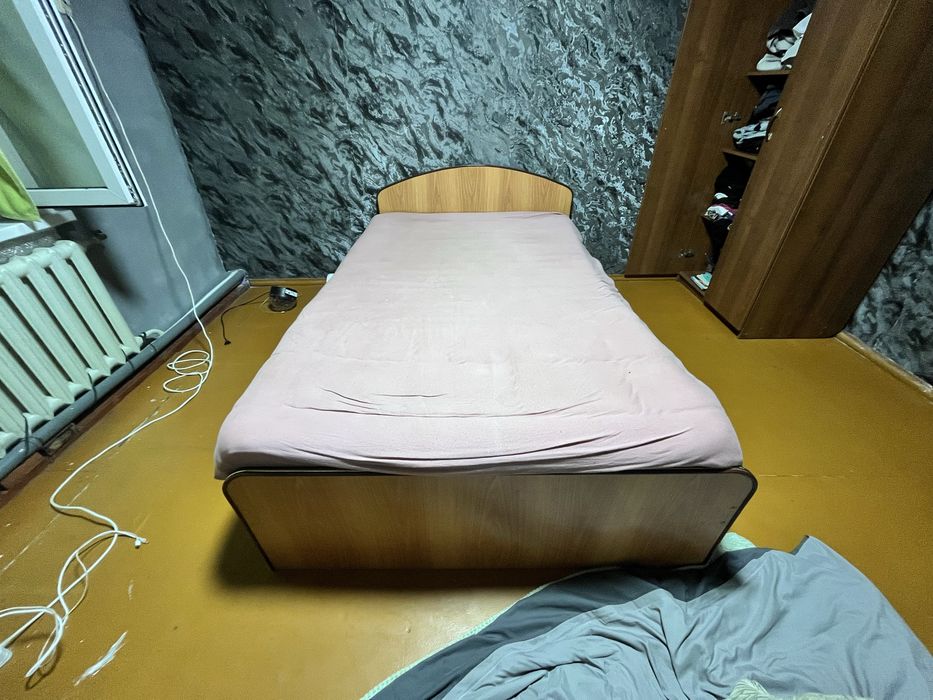 Продам двух спальную кровать
