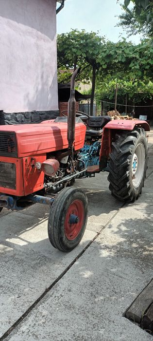 Vând tractor u445