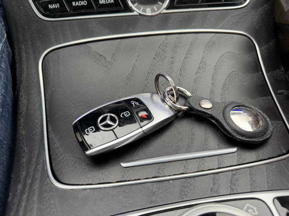 Air tag ключодържател