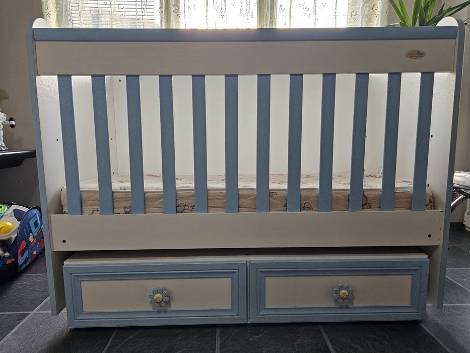 Детско легло с люлееща функция