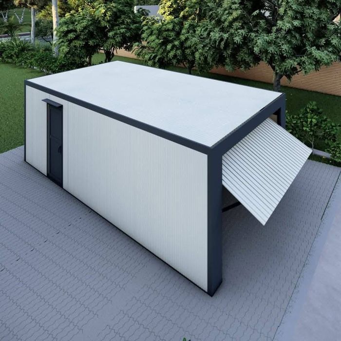 Vând garaj auto pe structură metalică învelit cu panouri sendviș