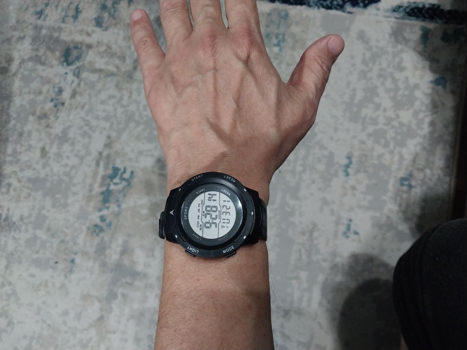 Часы электронные спортивные