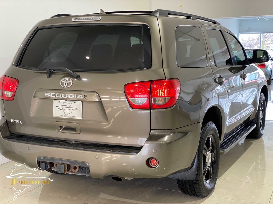 Toyota Sequoia 4.6 V8