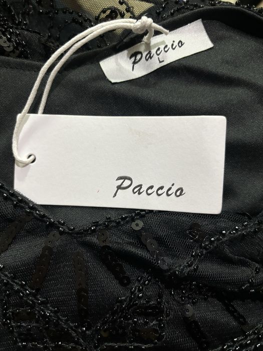 Изискана Черна Рокля с Бляскави Декорации