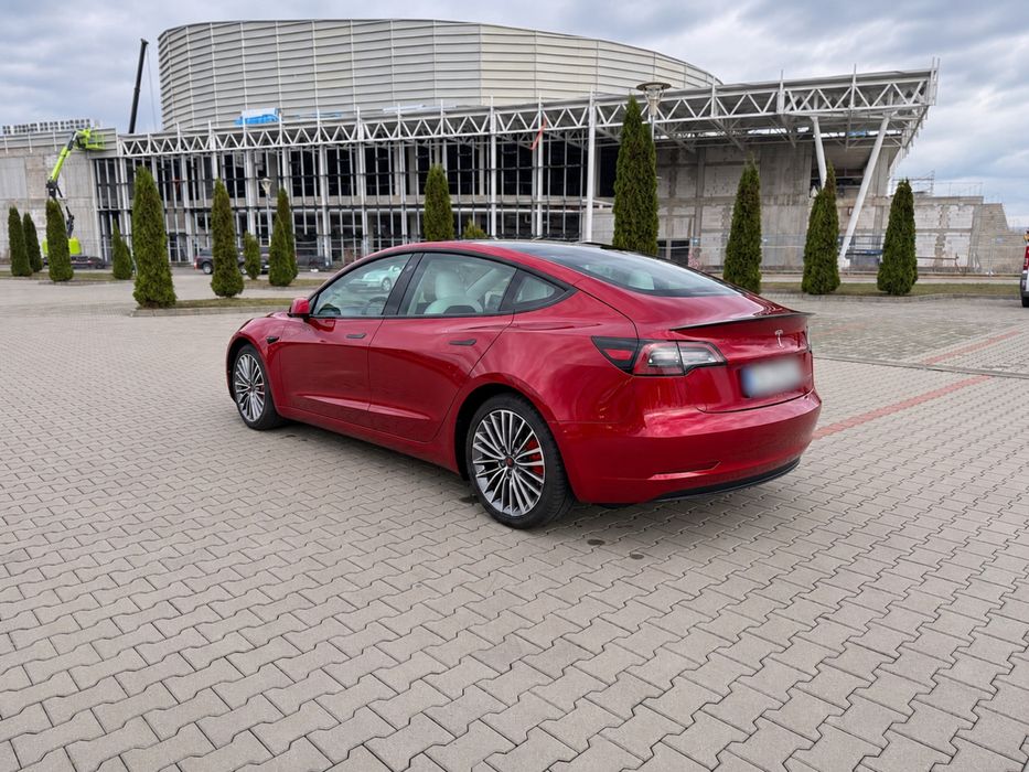 TESLA Model 3 2023 — imagine 5