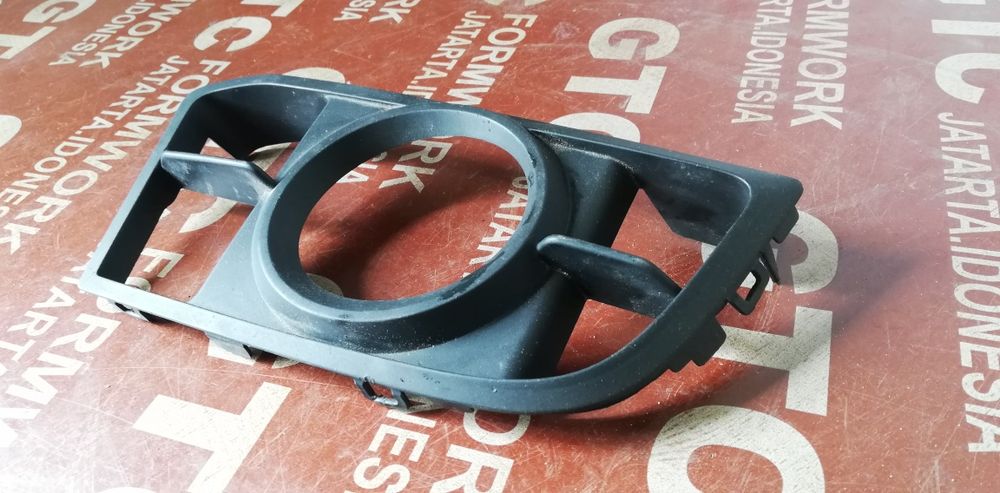 Основа/държач на халоген (дясна) BMW 5 F10/F11 (2010-2016)