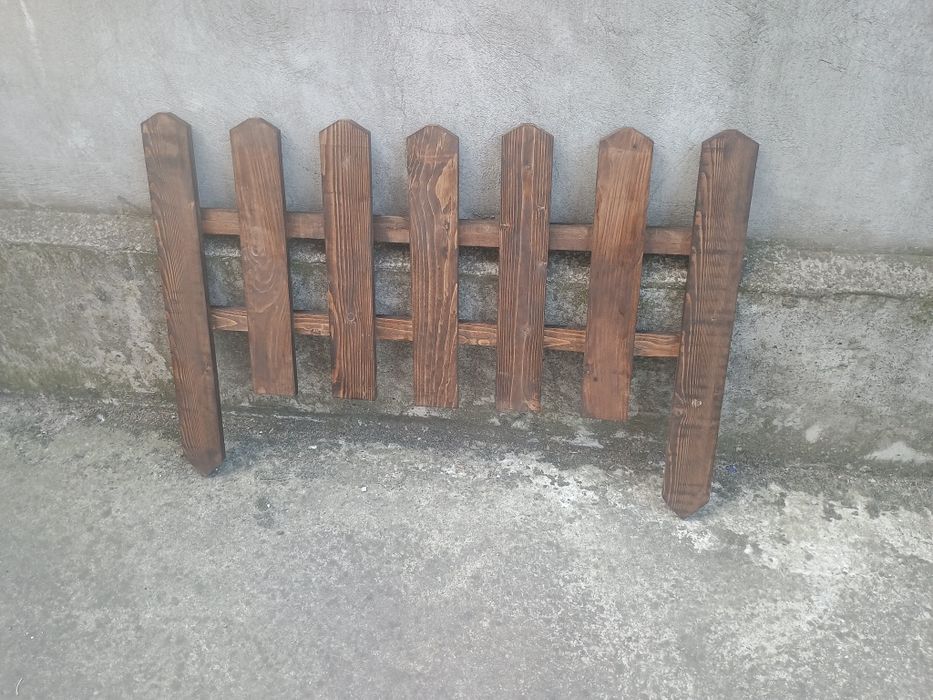 Продавам декоративна дървена ограда