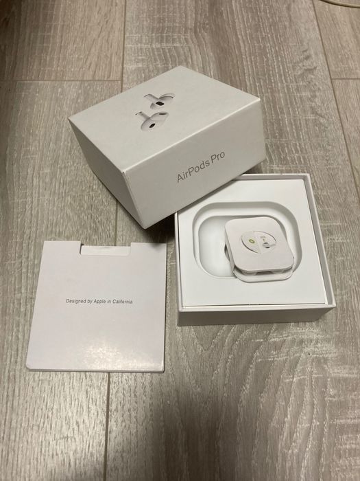 Cutii AirPods, iPhone,