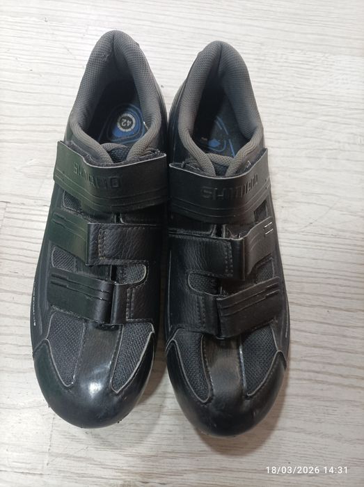 Velosport uchun oyoq kiyim sotiladi
