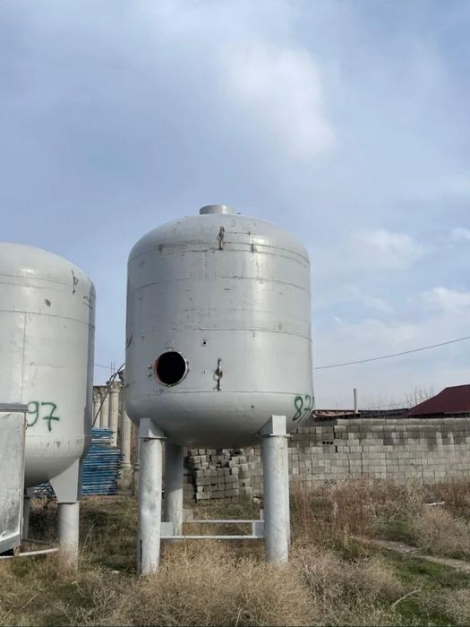 ЁМКОСТЬ  бочка металлическая.