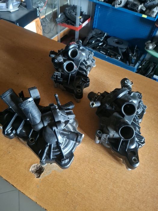 Pompă apă cu carcasă termostat Vw Audi Skoda Seat 1.0  1.2 1.4 Tsi