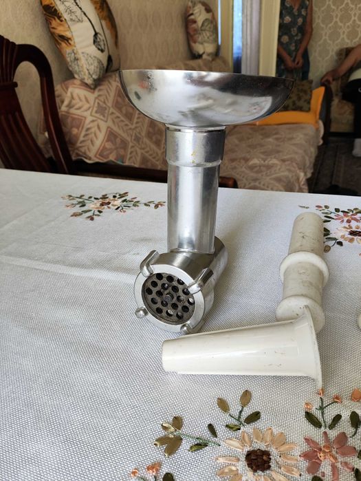 Продам запчасти на мясорубку