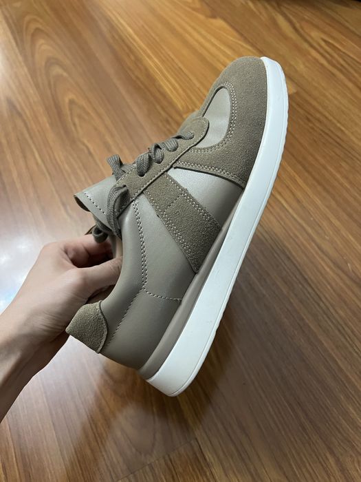 Продам кроссовки летние