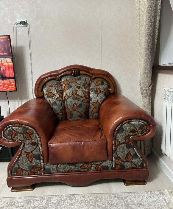 Дивани кресла из чистой кожи