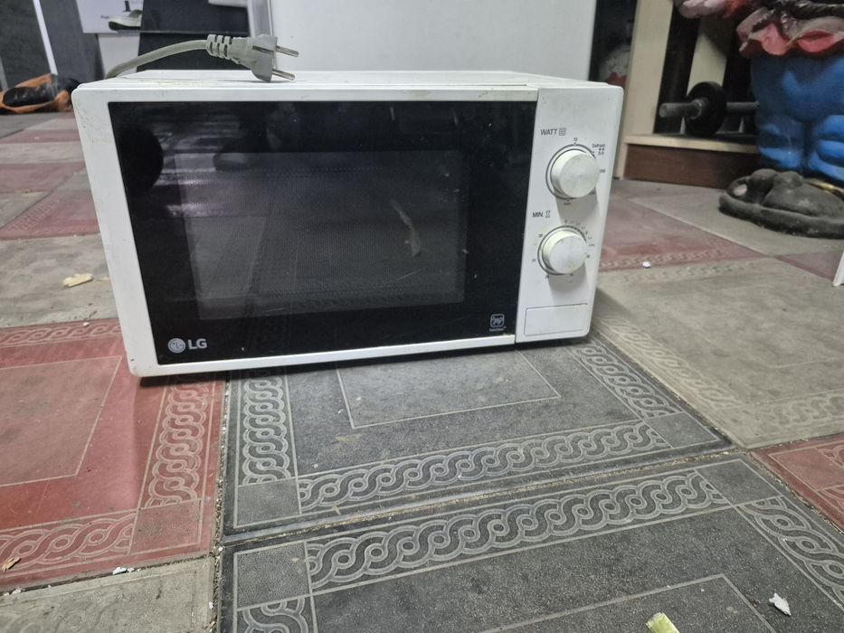 Продам микроволновку LG