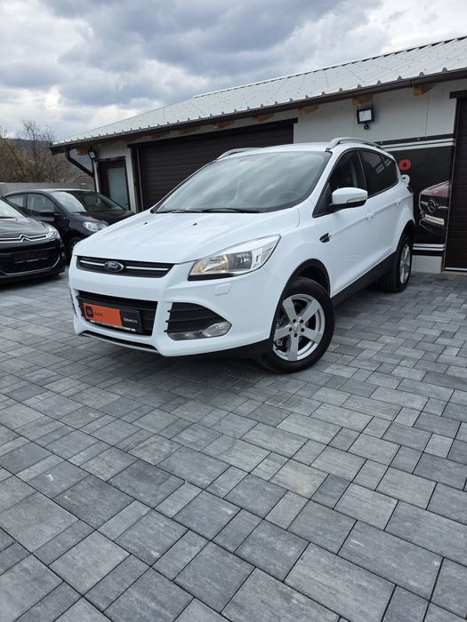 Ford KUGA  An 2015 motor 2.0 D posibilitate rate Fără avans