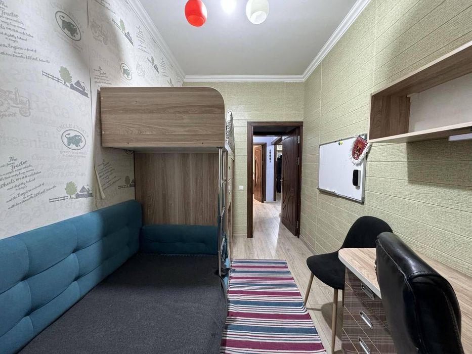 ОЙБЕК МЕТРО Центр Города Трехкомнатная 3/6/9 Площадь-75м2 Ремонт-Хорош