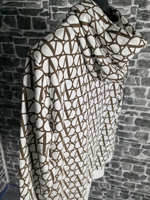 Valentino суичер високо качество