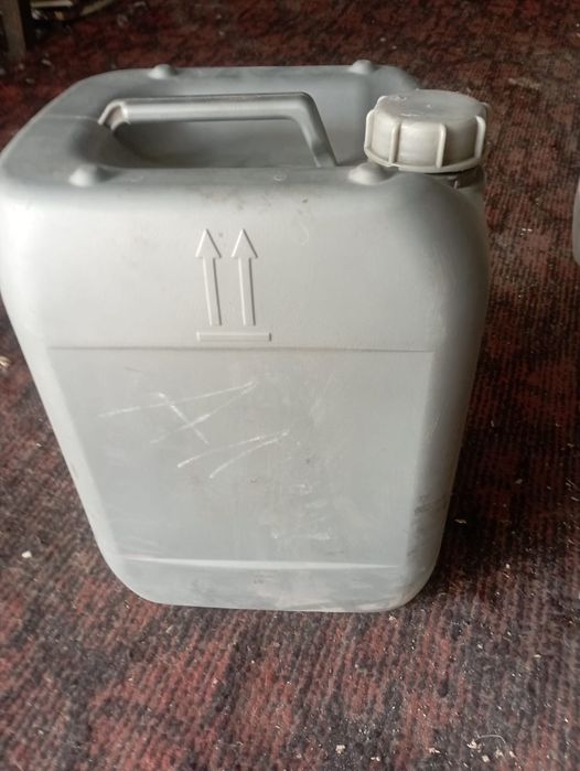 Канистры пластиковые