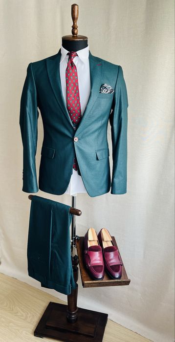 Costume barbati marimea 44 !