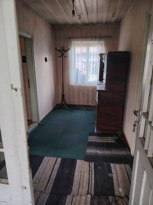 Продава се тухлена къща