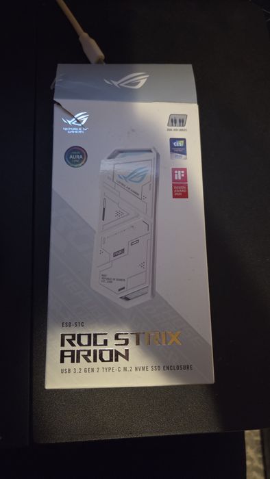 Rack SSD Asus Rog Strix Arion + SSD Kingston m2 nvme 1 TB