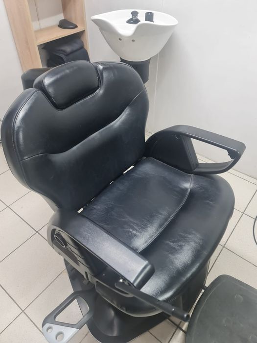 Продам парикмахерское кресло