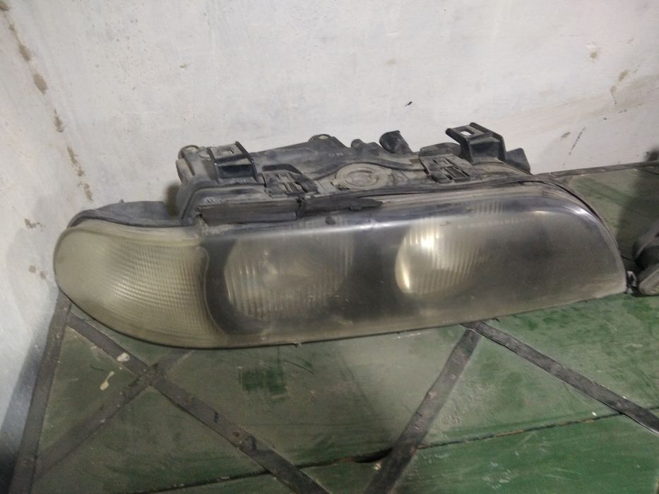 Фара  БМВ  е 39 пара