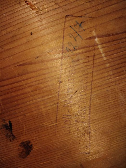 Продавам стар стенен часовник