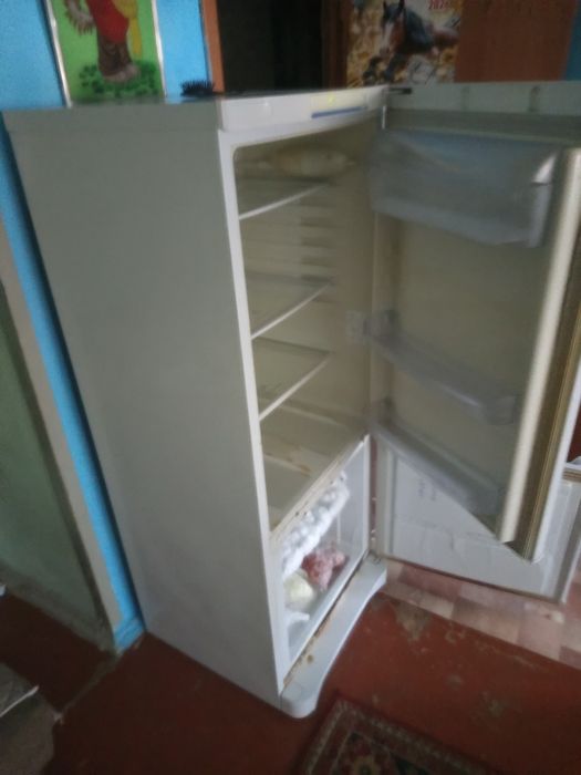 Продам холодильник