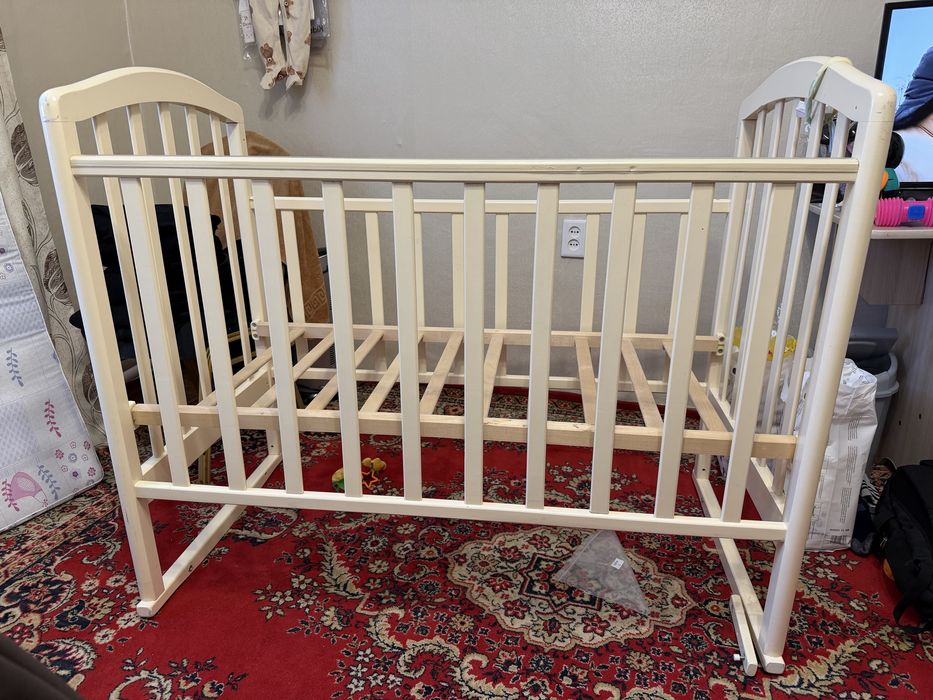 Продам детскую кроватку б/у