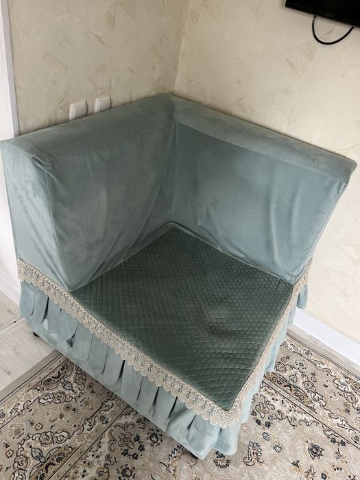 Продается диван в хорошем состояний