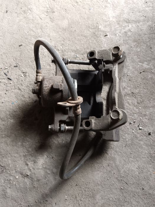 Продам запчасти на Тойота каролла