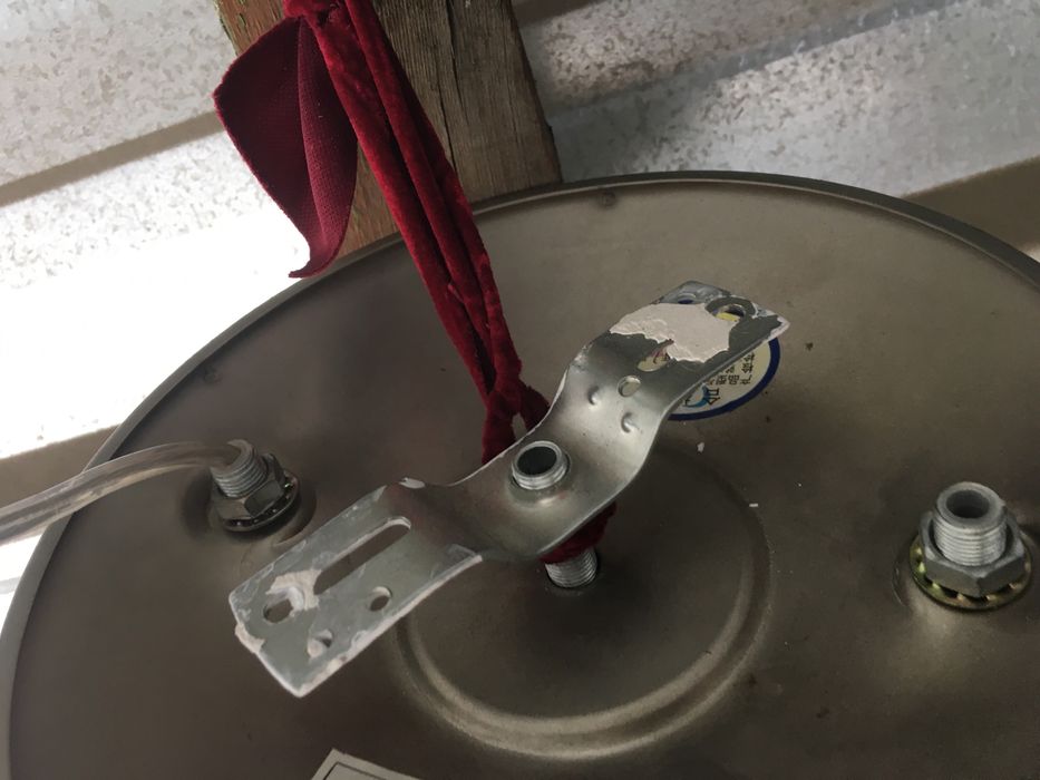 Продам люстру