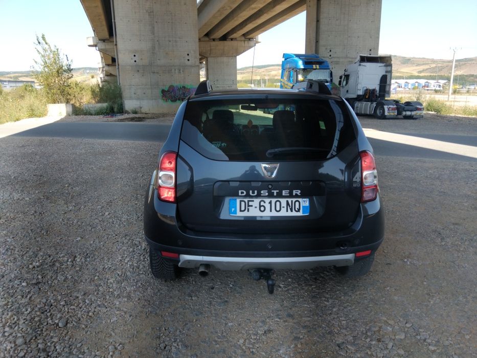 Vând Dacia Duster